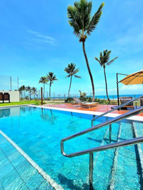 Sofisticação e Luxo à Beira-mar com Piscina Privativa no Cais Eco by HM
